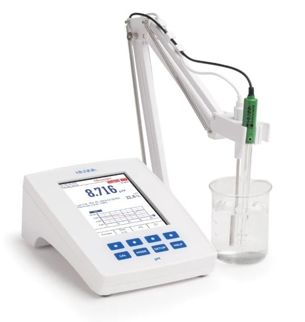 HANNA HI5221-02 Laboratuar Araştırma Sınıfı Tezgahüstü pH / mV Metre